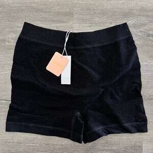 ANWND Shorts Black Textured Compression Medium/Large NEW WITH TAGS